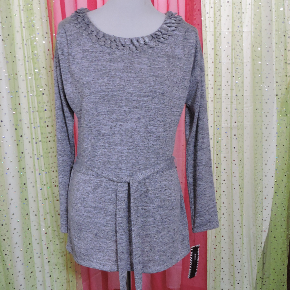 NWT DANA BUCHMAN LONG SLEEVED SWEATER SIZE SMALL - Picture 1 of 7